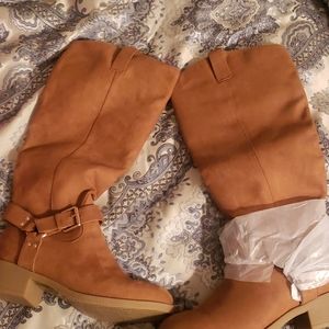 Shoedazzle Leecea tan suede boots